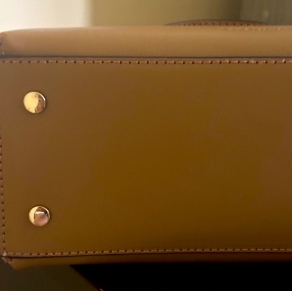 BCBG Tall Genuine Leather Tote & Dustbag - Picture 8 of 10